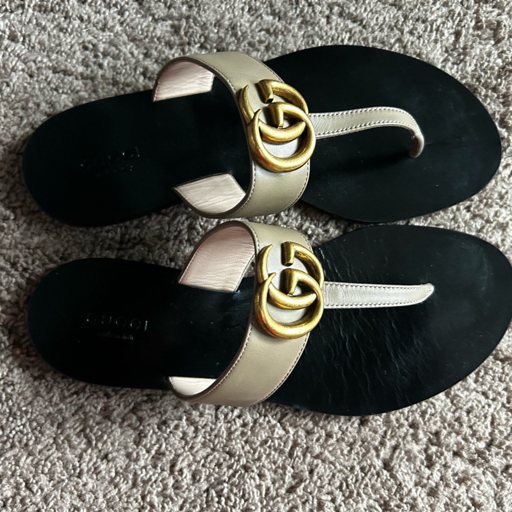 Gucci GG Marmont Sandals cream/neutral Leather Thong Flats, dust bag included